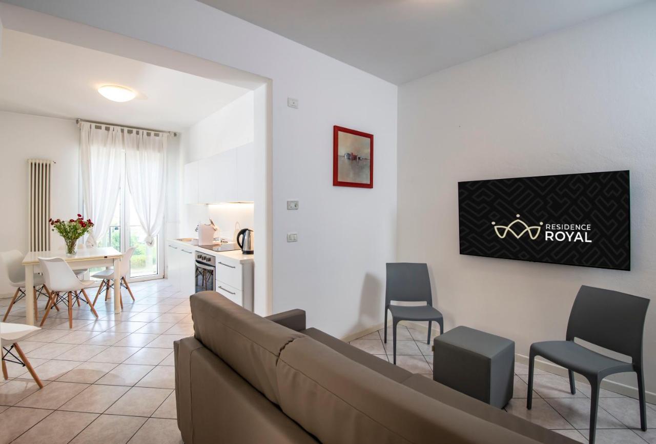 Residence Royal Римини Экстерьер фото