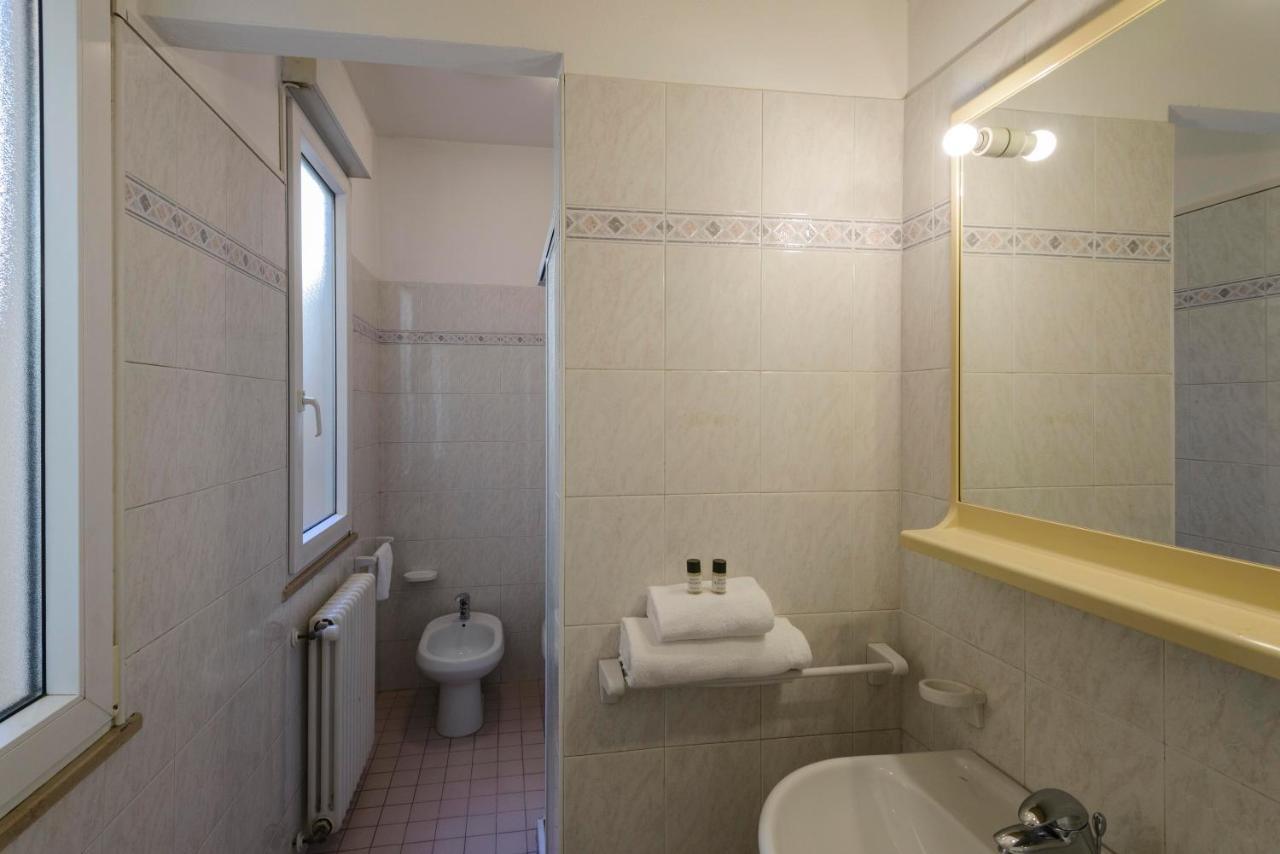 Residence Royal Римини Экстерьер фото